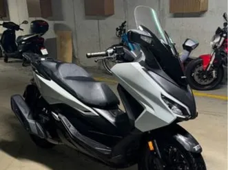 honda forza 125 cc scooter - perfect for summer rides!