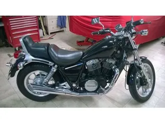 honda vt 750c shadow entièrement restaurée – excellente état