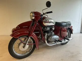 neuwertiges motorrad jawa 250 mit velorex seitenwagen