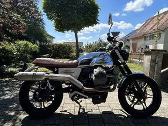 moto guzzi v7 stone