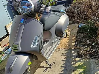 vespa roller gts 300