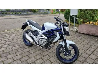 suzuki gladius