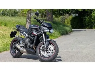 triumph street triple rs
