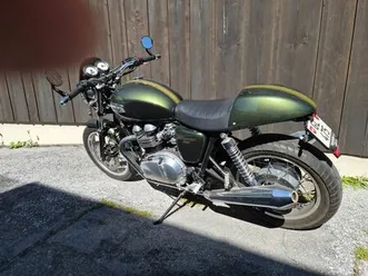 triumph thruxton 900