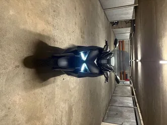 xmax 300 2023 4000km