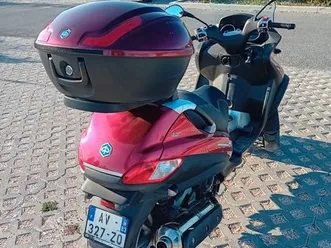 piaggio mp3 400