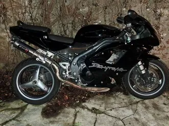 moto triumph daytona 955i