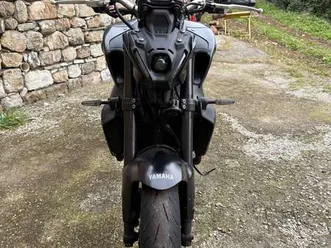 yamaha mt-09 nero