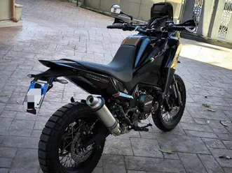 moto morini x-cape cerchi a raggi nero