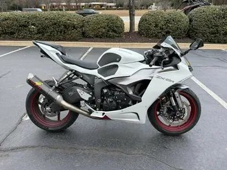 2024 kawasaki ninja® zx™-6r abs pearl robotic white/metallic graphite gray