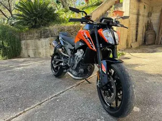 ktm 790 duke versione piena potenza arancione