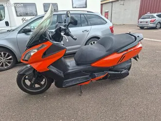 scooter kymco 300 dinkstreet