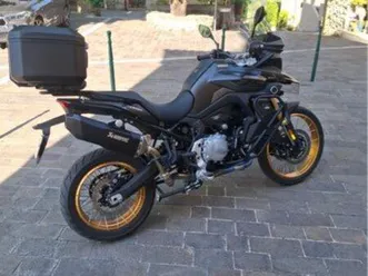 superbe voge ds 900 x black knigts ligne akra