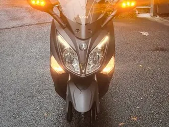 scooter sym gts 300i abs