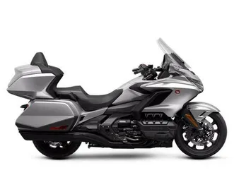 2025 honda gold wing tour automatic dct