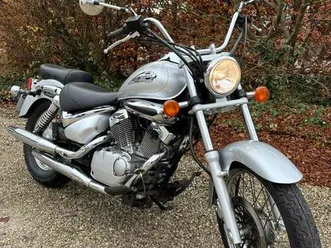 ② suzuki intruder 125