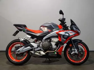 aprilia tuono 660 grijs