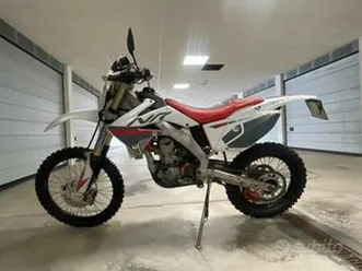 moto, attrezzature, abbigliamento