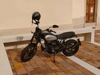 ducati scrambler 800 nero