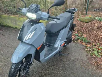 roller 125 ccm peugeot tweet 2024 led