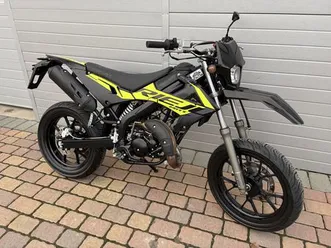 rieju-mrt-50-sm-2024r-nowy-model-supermoto-rieju-50-beta-sherco-am6-benice