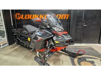 x rs 900 ace turbo moottorikelkka