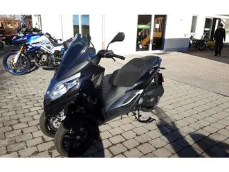 piaggio mp3 300 hpe abs/asr fahrbar mit dem autoführerschein