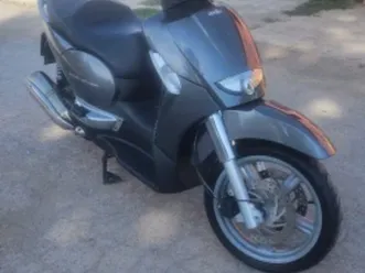 aprilia scarabeo 500