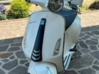 vespa primavera 125 yacht club edizione limitata