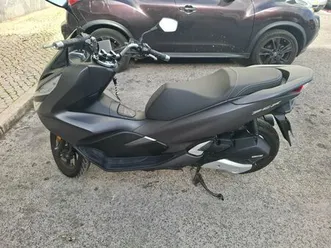 honda pcx 125. de 11/09/219 com 12771 km sempre assistida na marca penha de frança