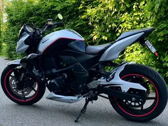 2x wunderschöne naked-bikes - kawasaki z750 mit viel zubehör