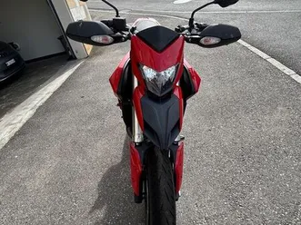 ducats hypermotard 821