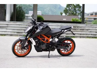 ktm duke 125 model 2023 mit nur 13500 km