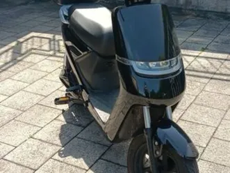 e-scooter city one / schwarz glanz