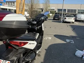 xmax 400 yp 2014 • prix négociable • vente urgent