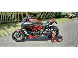 ducati diavel carbon