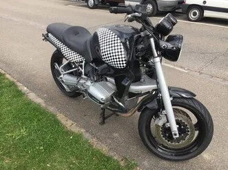einzigartige bmw r850r mit spezieller lackierung