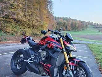 ducati streetfighter v4s