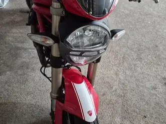 ducati monster 1100 evo