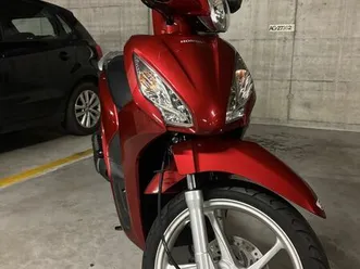 honda vision 110 roller, top zustand, jg. 2019, rot!