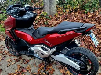 honda forza 750 mit extras für 1000.- (nur 2500km)