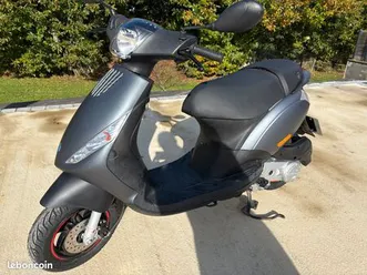 scooter piaggio zip