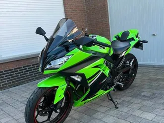 ② kawasaki ninja 300 special edition