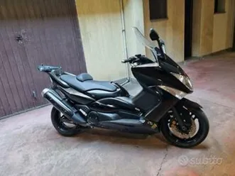 yamaha t max black max
