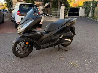 honda pcx 125 abs start and stop