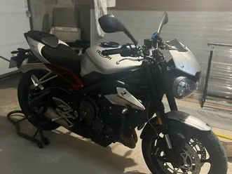 triumph street triple r