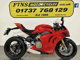 ducati panigale v4s
