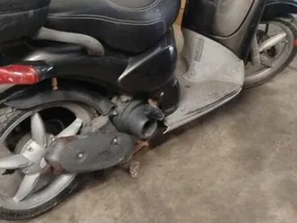 aprilia scarabeo 100