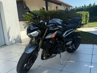 triumph street triple rs (4500km, 1ère main, état proche neuf)