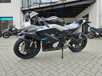cfmoto 675sr-r nebula black / zum aktionspreis